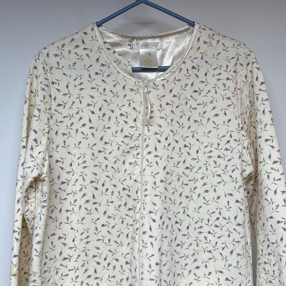 Secret Treasures Robe - Picture 2 of 6